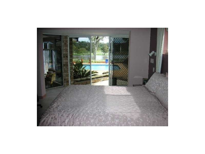 31 Edgeworth Place, Helensvale QLD 4212