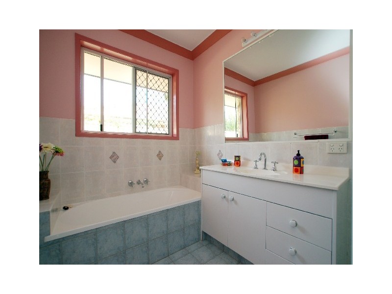 31 Edgeworth Place, Helensvale QLD 4212