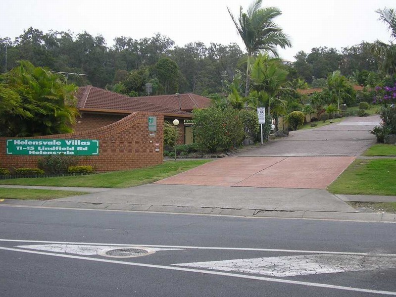 4/11 Lindfield Road, Helensvale QLD 4212