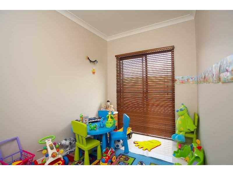 2 Willunga St, Pacific Pines QLD 4211