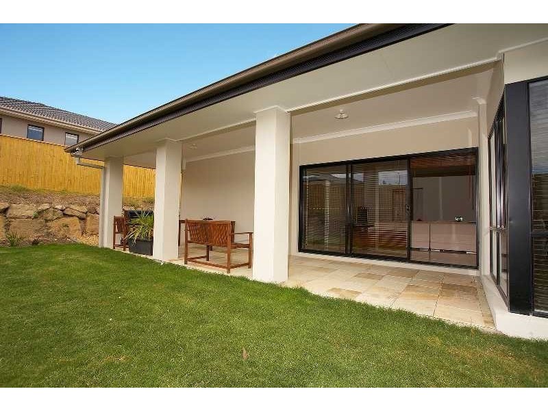2 Willunga St, Pacific Pines QLD 4211