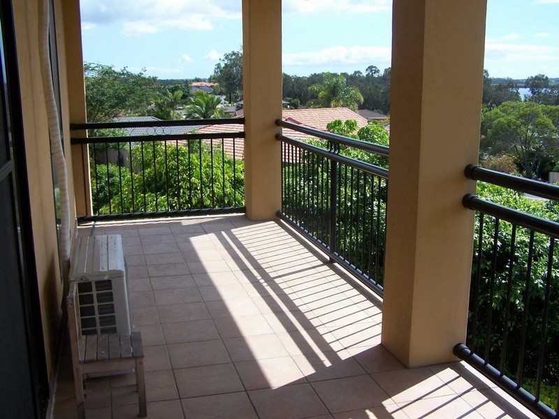 7 Moonda Crt, Helensvale QLD 4212