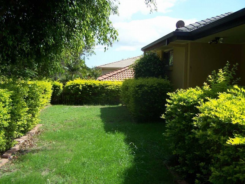 7 Moonda Crt, Helensvale QLD 4212