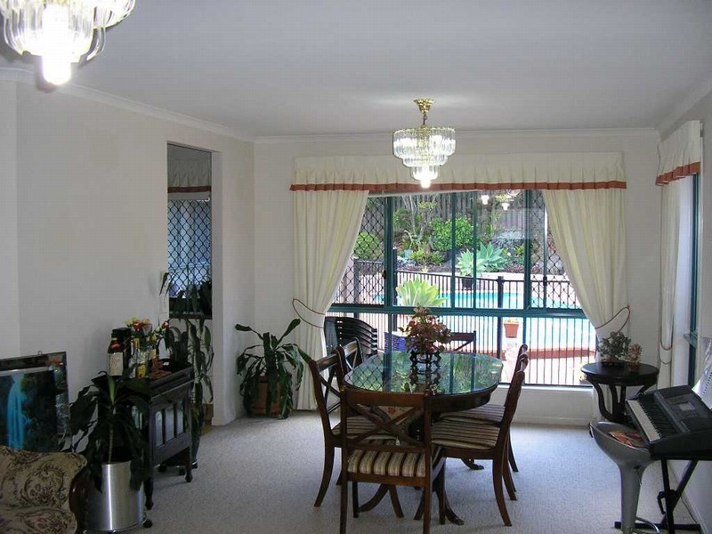 31 Santa Isobel Blvd, Pacific Pines QLD 4211