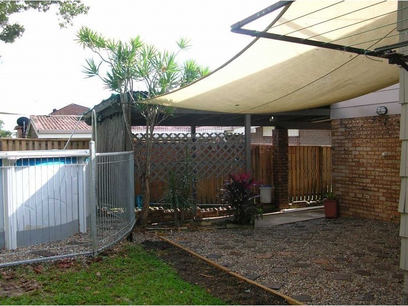 28 Hepworth St, Arundel QLD 4214