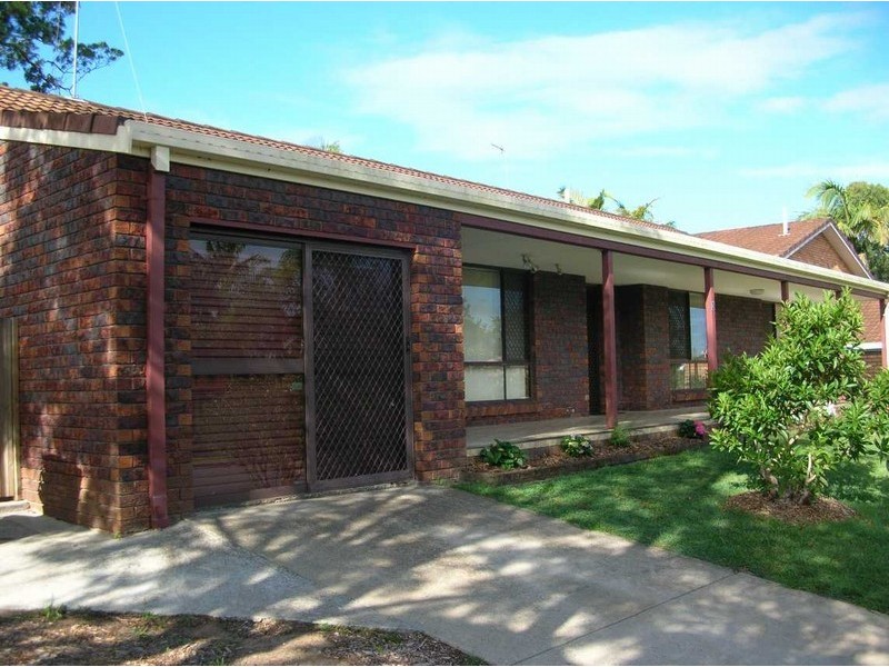 3 Lunar Court, Benowa QLD 4217