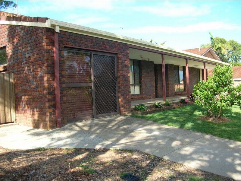 3 Lunar Court, Benowa QLD 4217