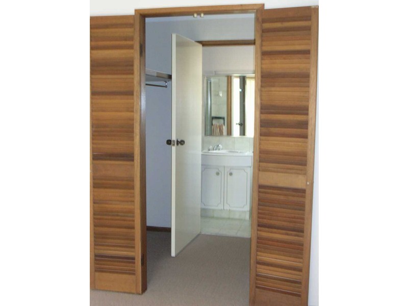 3 Lunar Court, Benowa QLD 4217