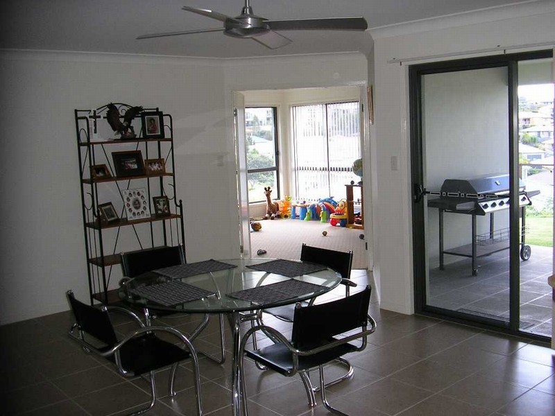 23 Hatutu Street, Pacific Pines QLD 4211