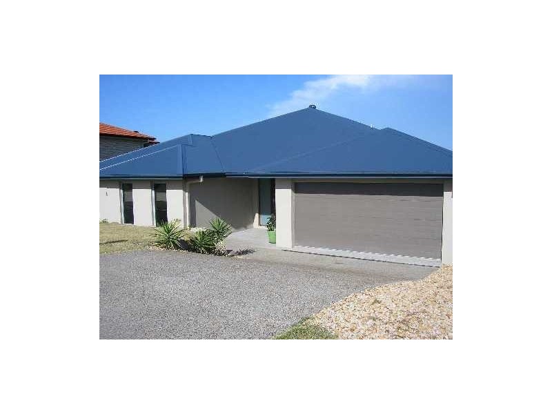 18 Wunburra Circuit, Pacific Pines QLD 4211