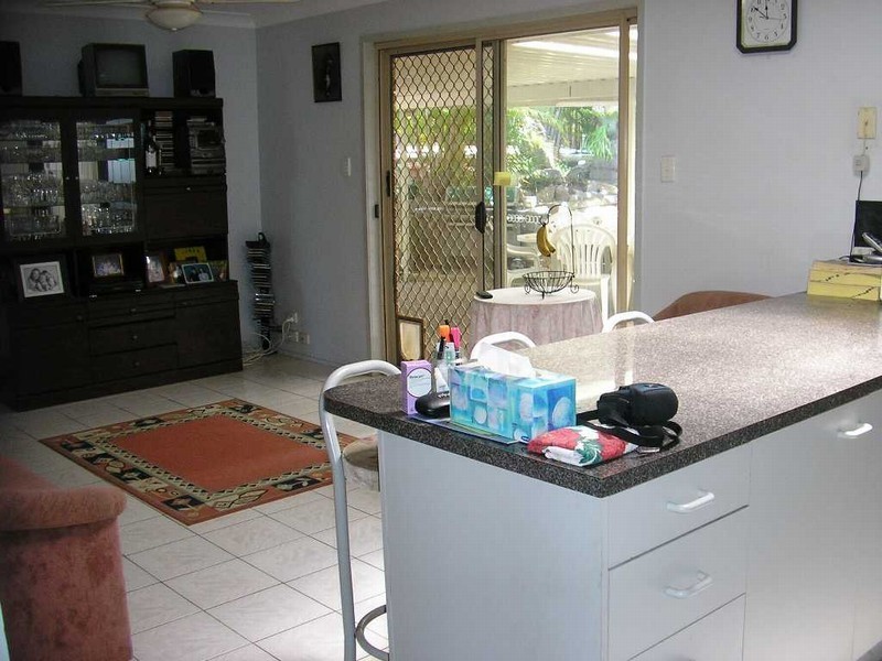 77 Lindfield Road, Helensvale QLD 4212