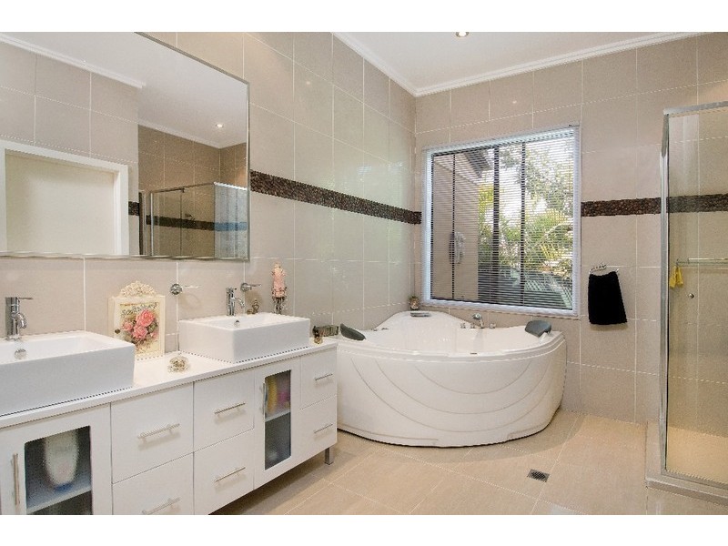 73 Tamworth Drive, Helensvale QLD 4212