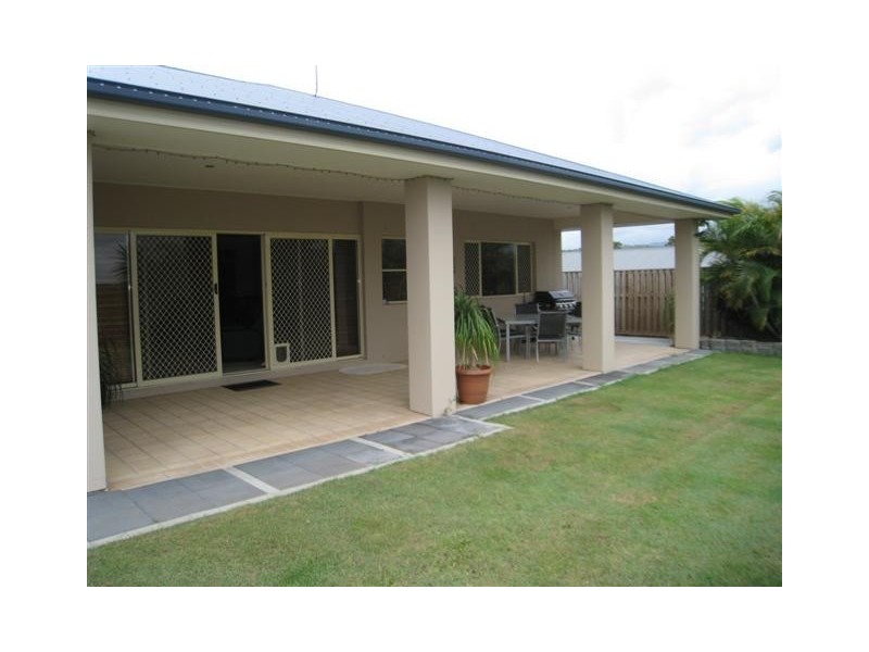 13 Irvine Street, Pacific Pines QLD 4211