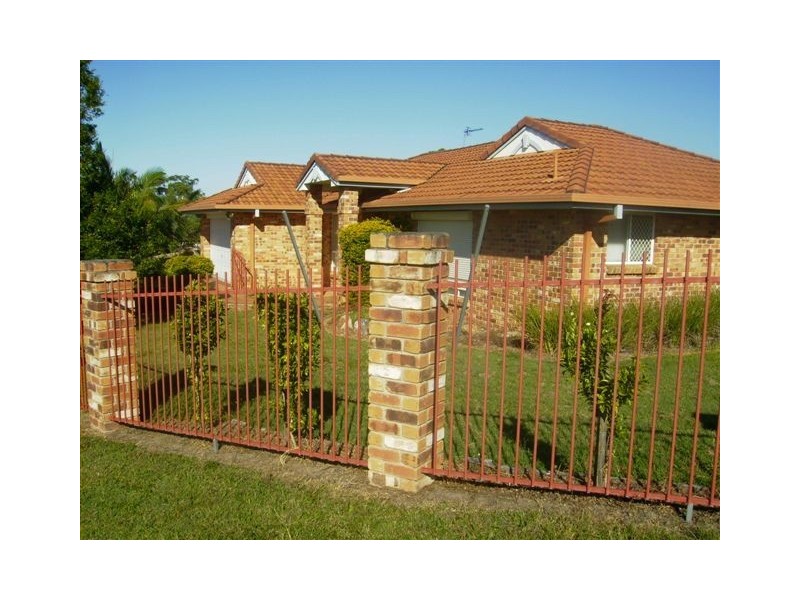 4 Suncrest Court, Parkwood QLD 4214