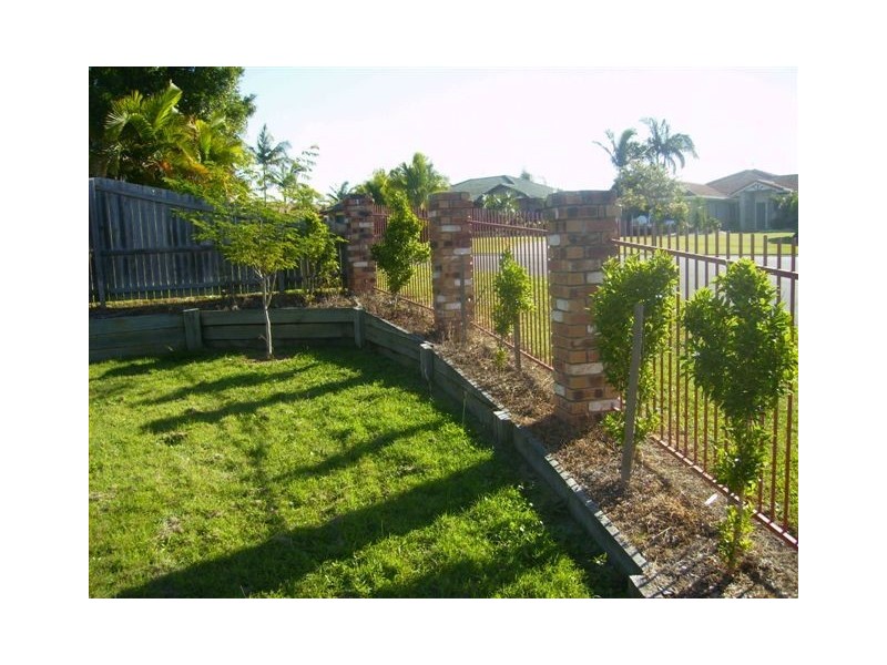 4 Suncrest Court, Parkwood QLD 4214