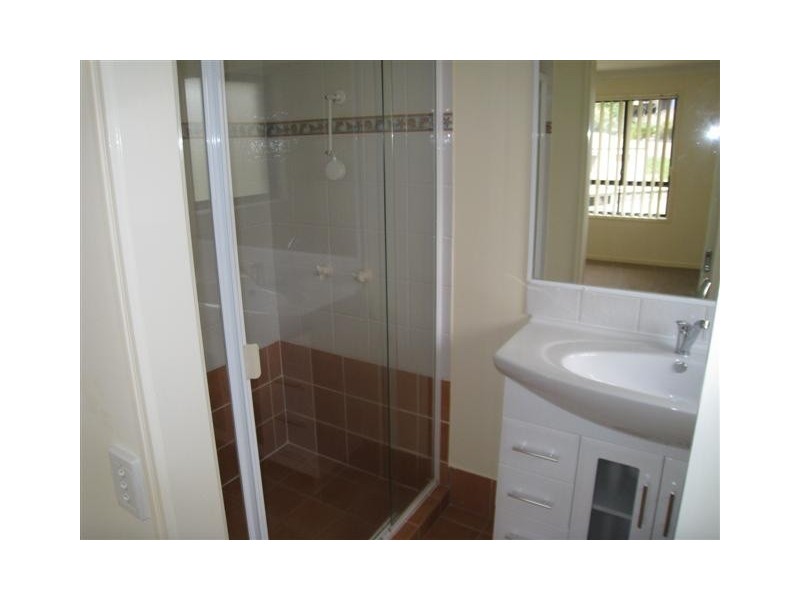 33 Papara Street, Pacific Pines QLD 4211