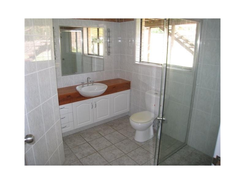 4 Darling Crescent, Molendinar QLD 4214