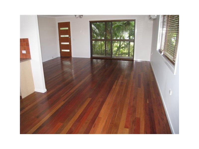 4 Darling Crescent, Molendinar QLD 4214