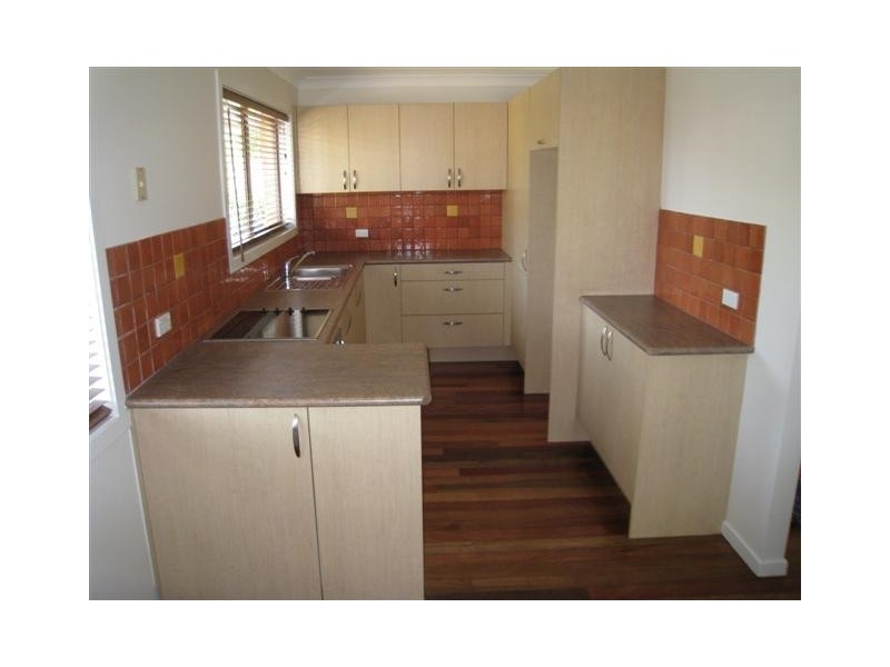 4 Darling Crescent, Molendinar QLD 4214