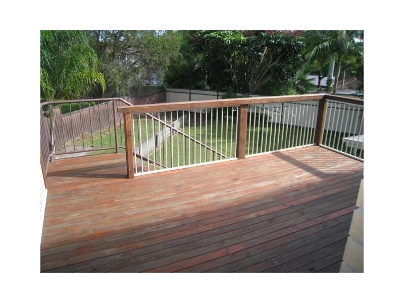 4 Darling Crescent, Molendinar QLD 4214