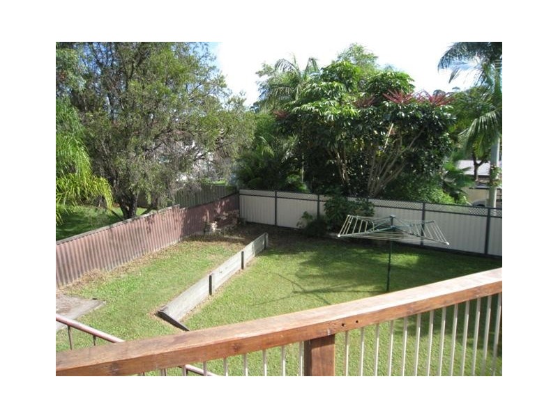 4 Darling Crescent, Molendinar QLD 4214