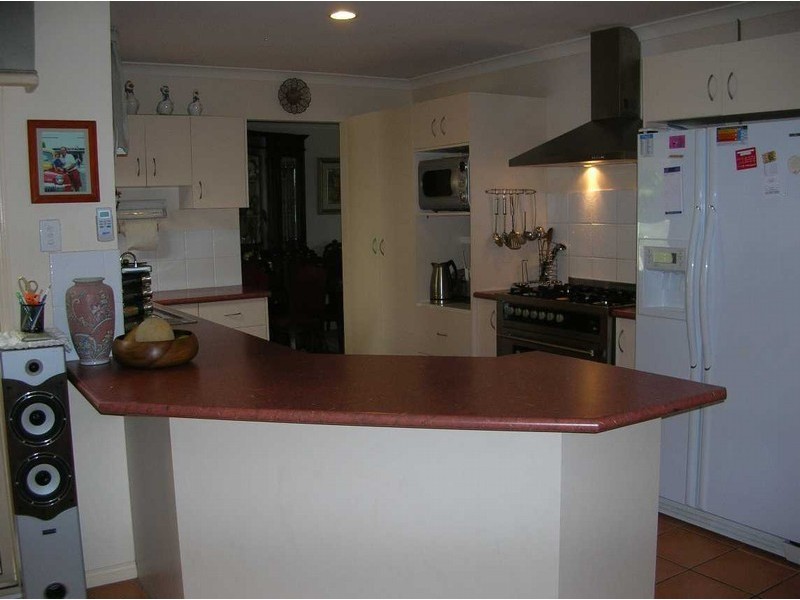 29 Tee Trees Blvd, Arundel QLD 4214