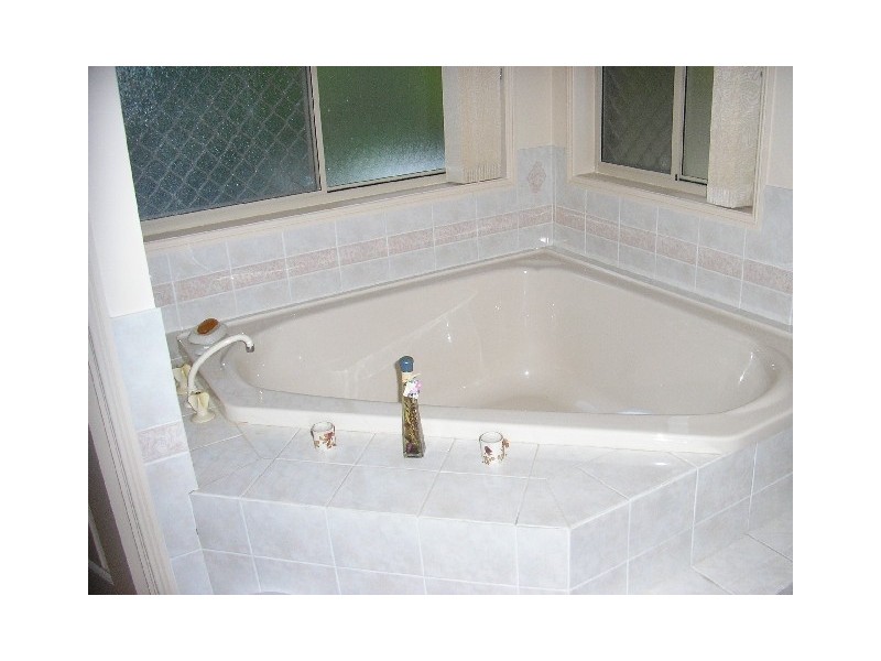 71 Pacific Pines Blvd, Pacific Pines QLD 4211