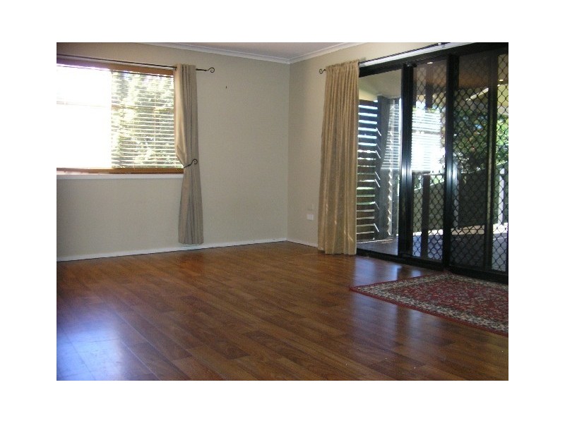 4 Lachlan Avenue, Molendinar QLD 4214