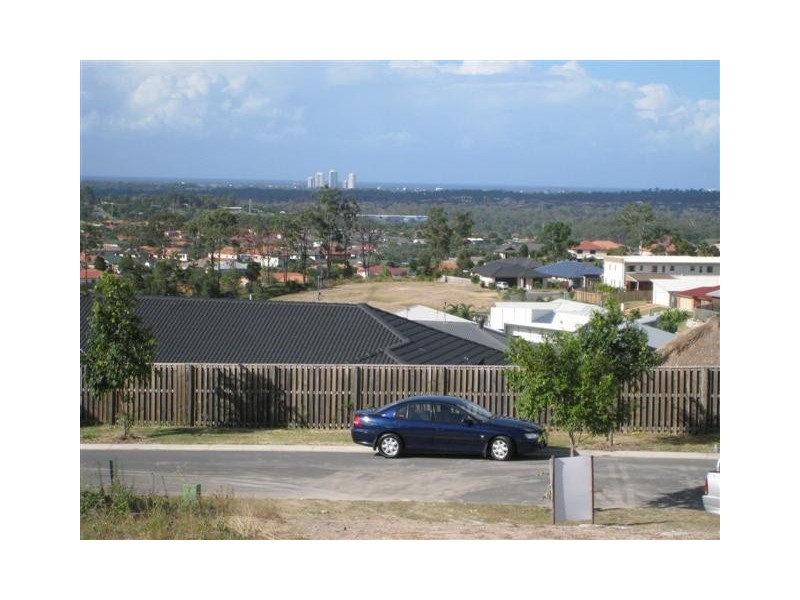 31 Laughlen Chase, Pacific Pines QLD 4211