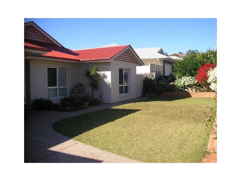 11 Huxley Court, Pacific Pines QLD 4211