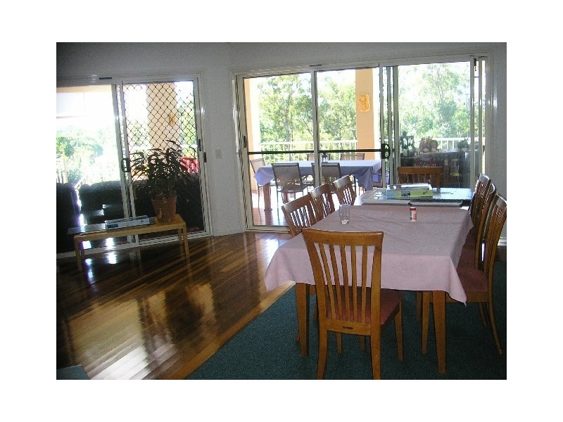 11 Huxley Court, Pacific Pines QLD 4211