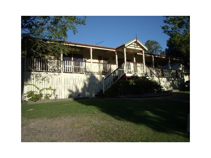 1 Nauru Place, Pacific Pines QLD 4211