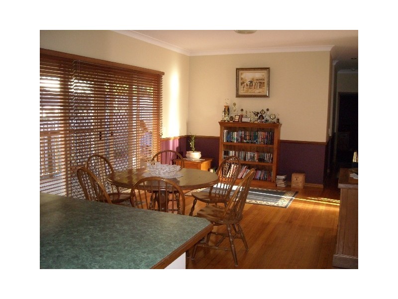 1 Nauru Place, Pacific Pines QLD 4211