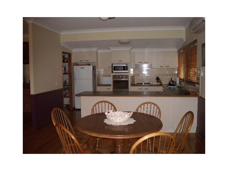 1 Nauru Place, Pacific Pines QLD 4211