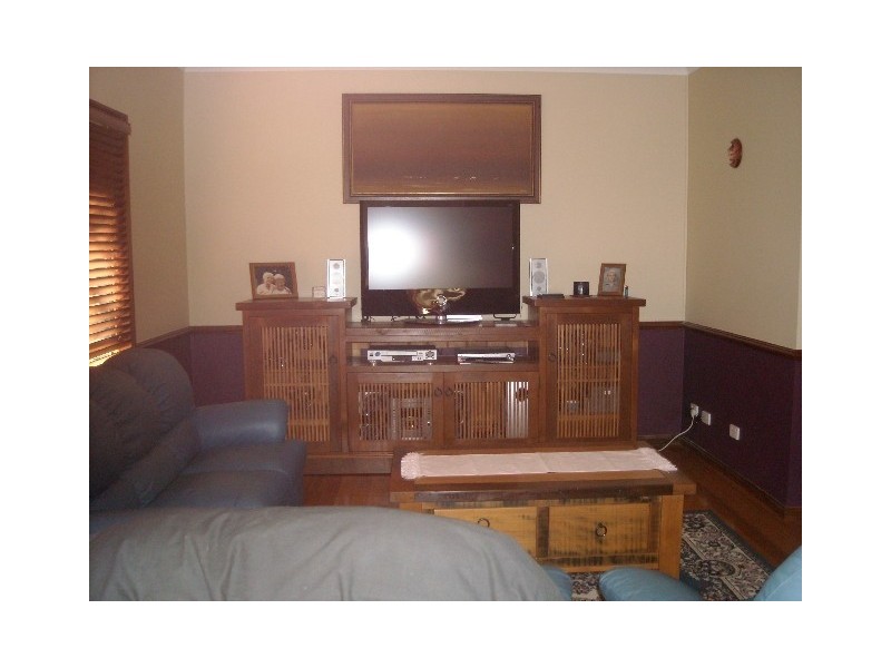 1 Nauru Place, Pacific Pines QLD 4211