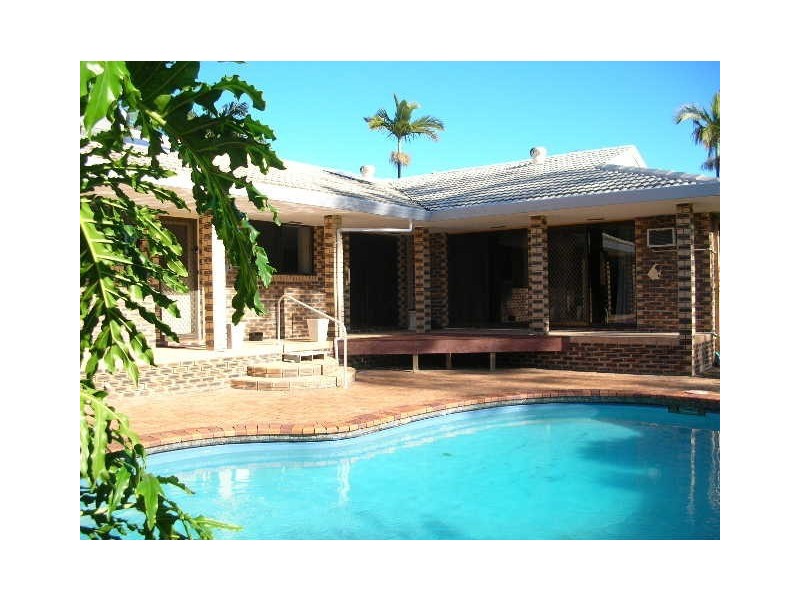 8 Morwell Court, Helensvale QLD 4212