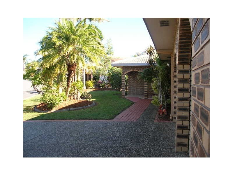 8 Morwell Court, Helensvale QLD 4212