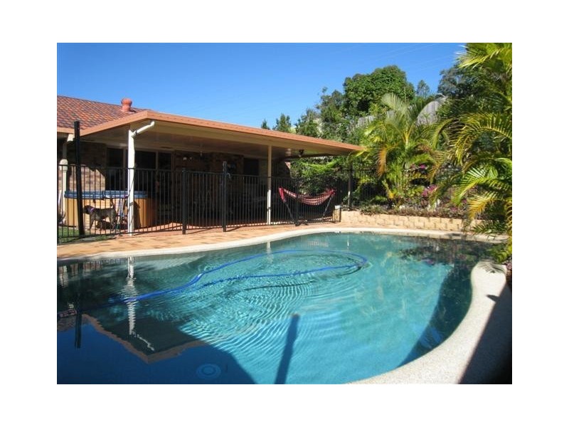 22 White Cap Close, Pacific Pines QLD 4211