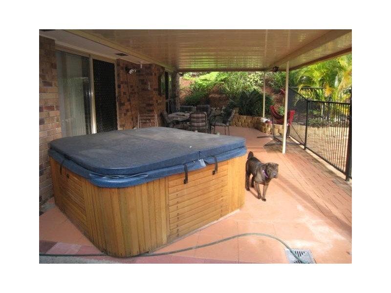 22 White Cap Close, Pacific Pines QLD 4211