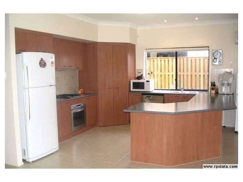 34 Hillary Circuit, Pacific Pines QLD 4211