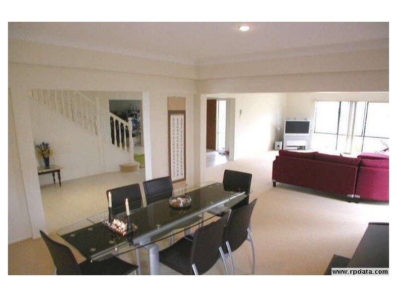 34 Hillary Circuit, Pacific Pines QLD 4211