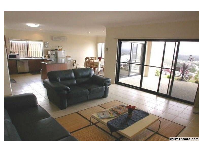 34 Hillary Circuit, Pacific Pines QLD 4211
