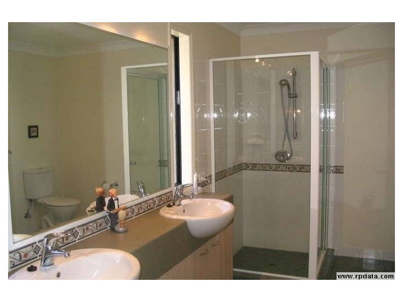 34 Hillary Circuit, Pacific Pines QLD 4211