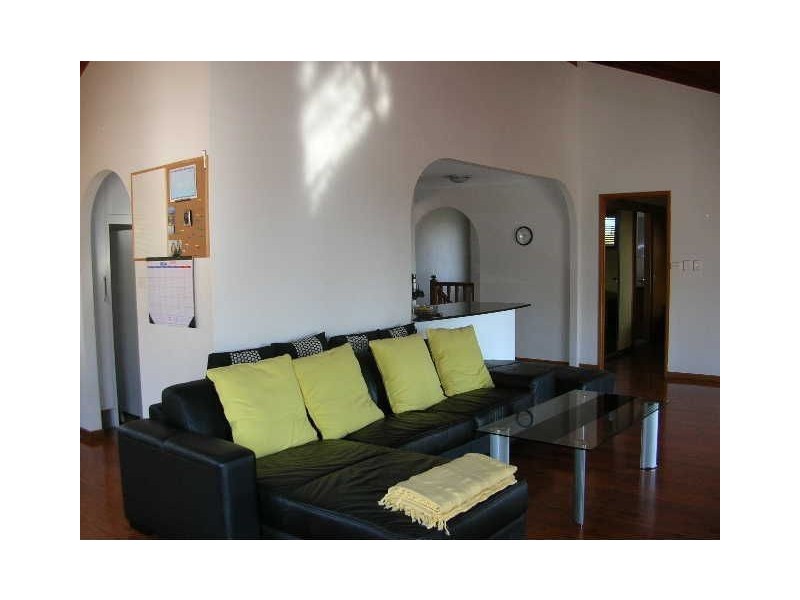 14 Kittani Crescent, Ashmore QLD 4214