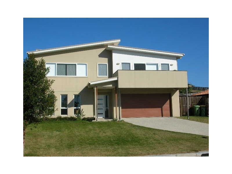 17 Elkins Street, Pacific Pines QLD 4211