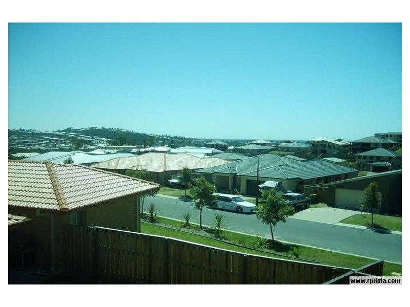 17 Elkins Street, Pacific Pines QLD 4211