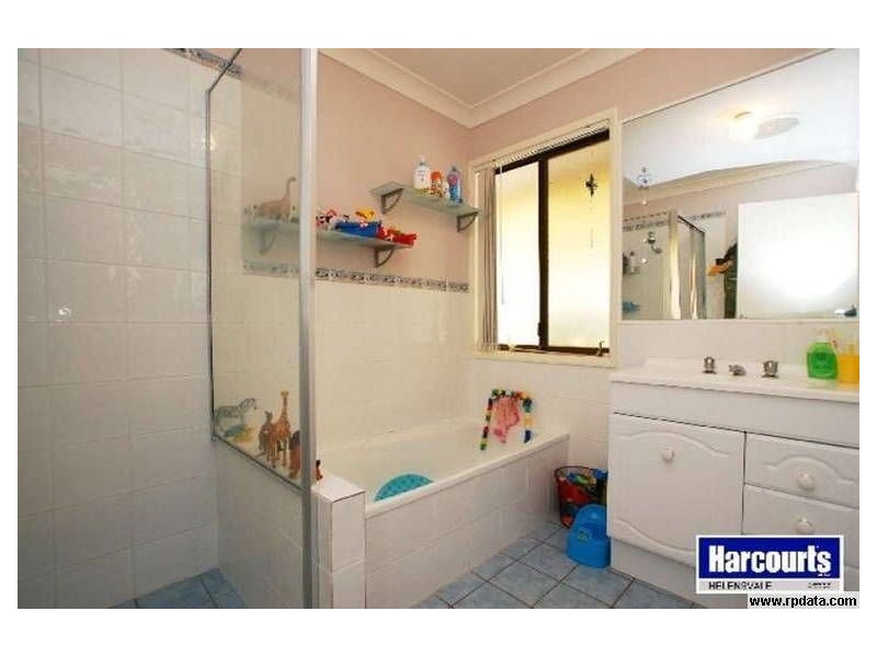 140 Discovery Drive, Helensvale QLD 4212