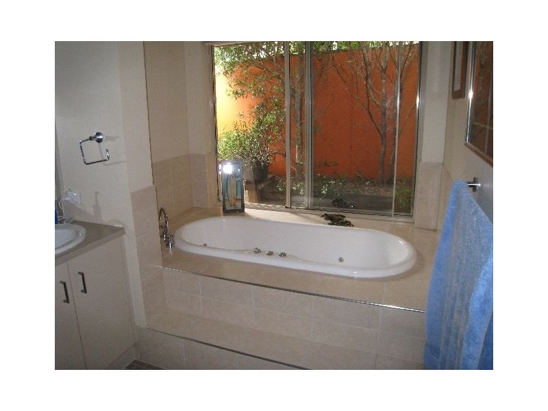 4 Zeus Circuit, Coomera Waters QLD 4209