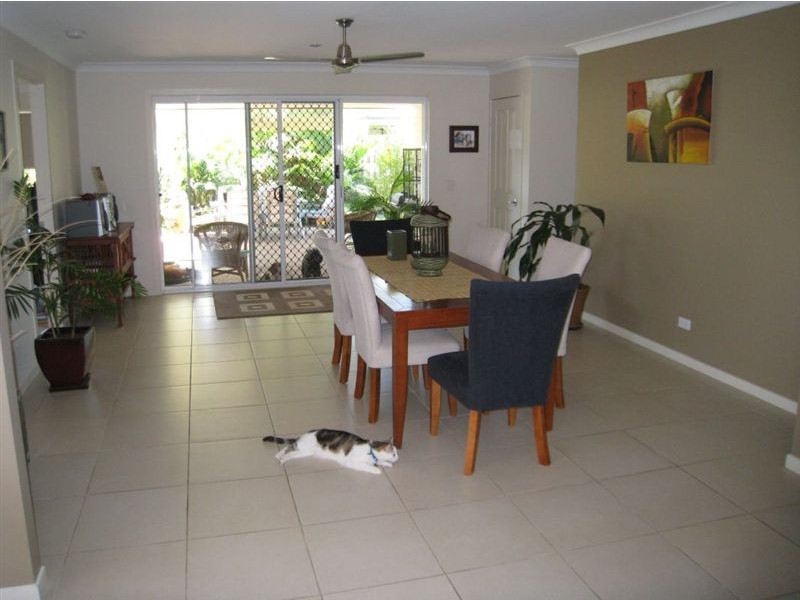 11 Shannonbrook Grove, Pacific Pines QLD 4211
