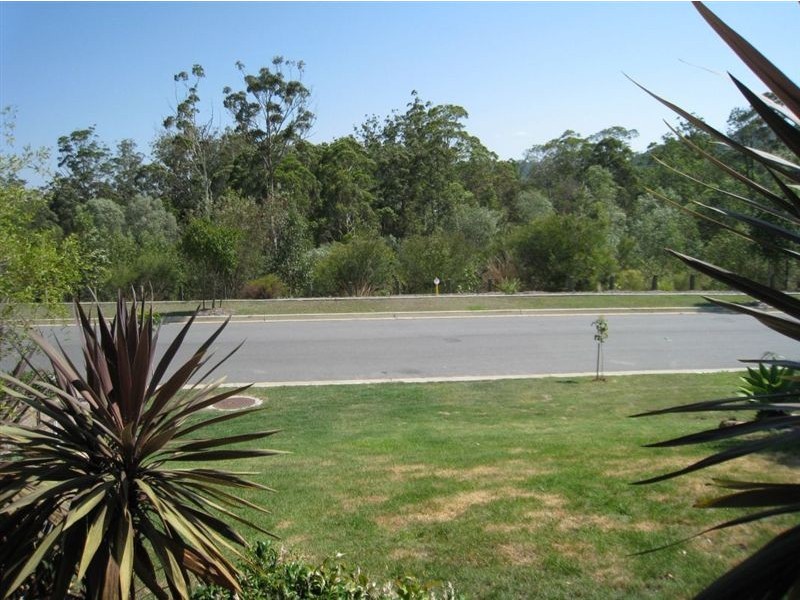 11 Shannonbrook Grove, Pacific Pines QLD 4211